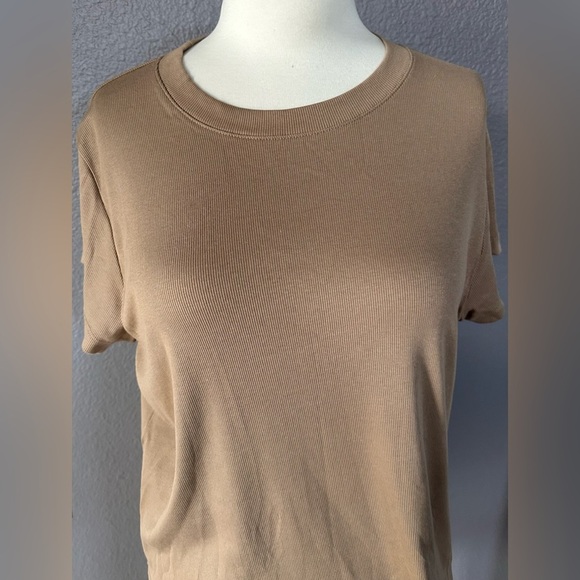 NEW. Women’s Madewell Ribbed Brown Tee Shirt, New with Tags - Picture 3 of 5